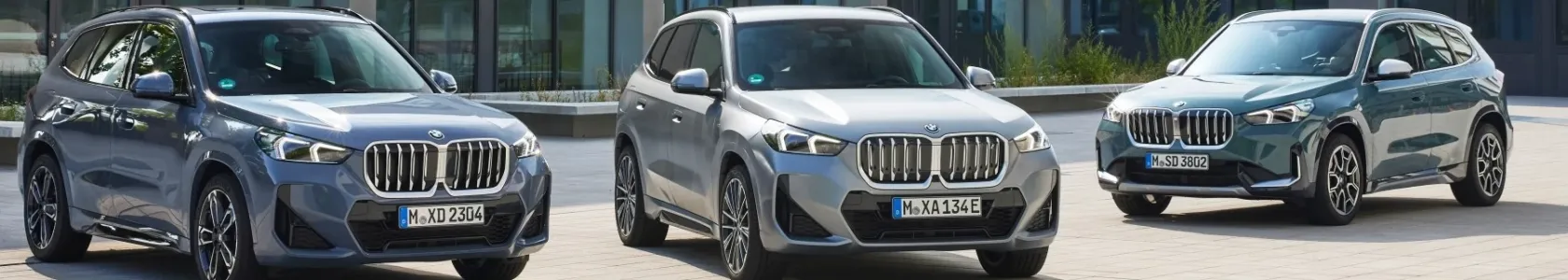 P90480482_lowRes_bmw-ix1-and-bmw-x1-0