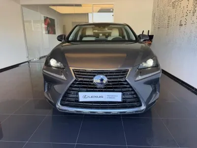 LEXUS NX 300h 2WD Luxe MM19 occasion 2019 - Photo 3