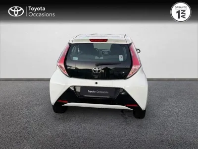 TOYOTA Aygo 1.0 VVT-i 69ch x-play 3p occasion 2018 - Photo 4