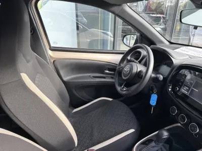 TOYOTA Aygo X 1.0 VVT-i 72ch Air Design MY23 occasion 2022 - Photo 2