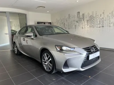 LEXUS IS 300h Pack Business MY20 occasion 2018 - Photo 2