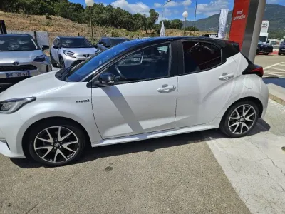 TOYOTA Yaris 116h Collection 5p occasion 2021 - Photo 4