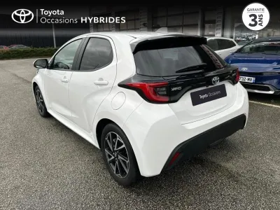 TOYOTA Yaris 116h Design 5p MY22 occasion 2023 - Photo 2