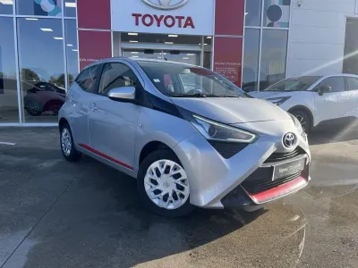 TOYOTA Aygo 1.0 VVT-i 72ch x-play x-app 5p MC18 occasion 2019 - Photo 1