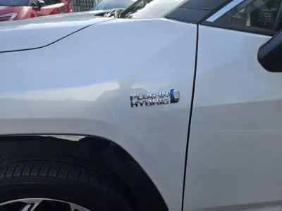 TOYOTA RAV4 2.5 Hybride Rechargeable 306ch Collection AWD-i MY25 occasion 2024 - Photo 4