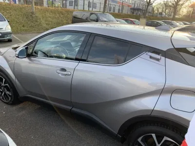 TOYOTA C-HR 122h Edition 2WD E-CVT RC18 occasion 2018 - Photo 4