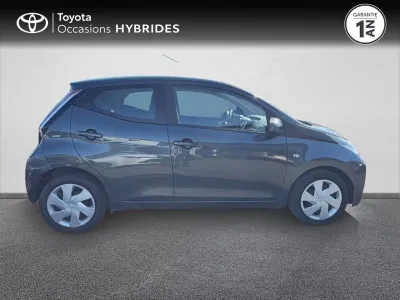 TOYOTA Aygo 1.0 VVT-i 69ch x-play 5p occasion 2017 - Photo 4