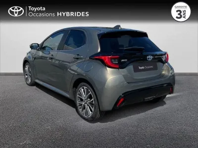 TOYOTA Yaris 116h Iconic 5p MY21 occasion 2022 - Photo 2