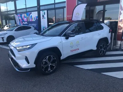 TOYOTA RAV4 2.5 Hybride Rechargeable 306ch Collection AWD-i MY24 occasion 2025 - Photo 2