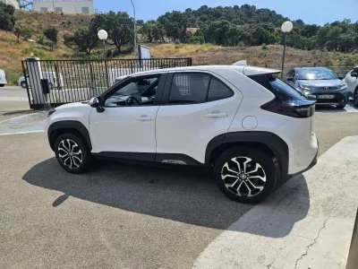 TOYOTA Yaris Cross 116h Design AWD-i MY22 occasion 2022 - Photo 3