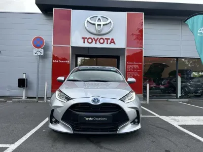 TOYOTA Yaris 116h Design 5p MY22 occasion 2023 - Photo 2