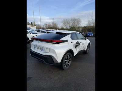 TOYOTA C-HR 1.8 140ch Design NG23 occasion 2024 - Photo 4