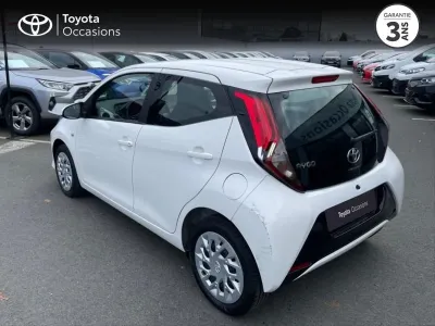 TOYOTA Aygo 1.0 VVT-i 72ch x-play x-app 5p MC18 occasion 2019 - Photo 2
