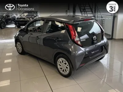 TOYOTA Aygo 1.0 VVT-i 72ch x-play 5p MY21 occasion 2022 - Photo 2