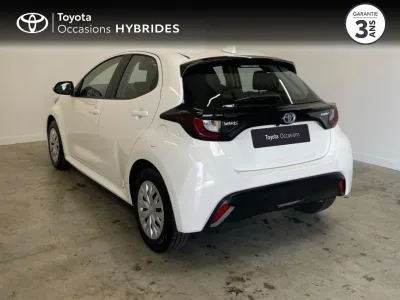 TOYOTA Yaris 116h Dynamic 5p MY22 occasion 2023 - Photo 2