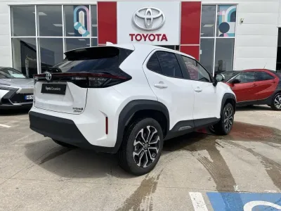TOYOTA Yaris Cross 116h Design AWD-i MY22 occasion 2022 - Photo 3