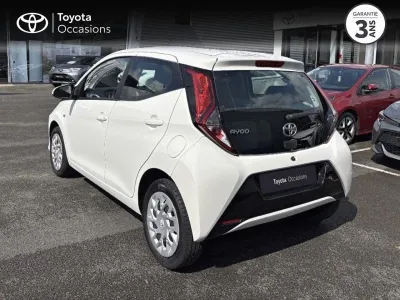 TOYOTA Aygo 1.0 VVT-i 72ch x-play 5P MY19 occasion 2021 - Photo 2