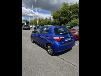 TOYOTA Yaris HSD 100h Business 5p occasion 2017 - Photo 2
