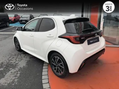TOYOTA Yaris 116h Design 5p MY22 occasion 2023 - Photo 2