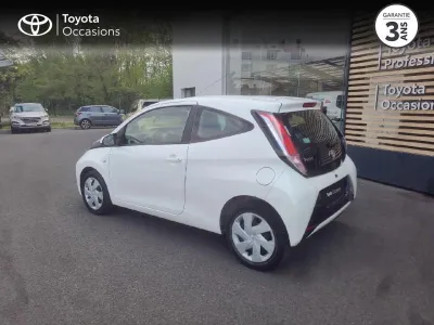 TOYOTA Aygo 1.0 VVT-i 72ch x-play 3p occasion 2018 - Photo 2