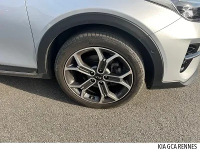 KIA XCeed 1.6 GDi 105ch + Plug-In 60.5ch Design DCT6 occasion 2022 - Photo 4