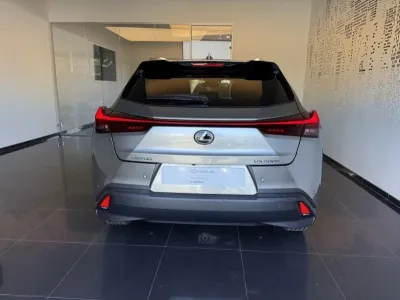 LEXUS UX 300h Luxe 2WD occasion 2025 - Photo 2