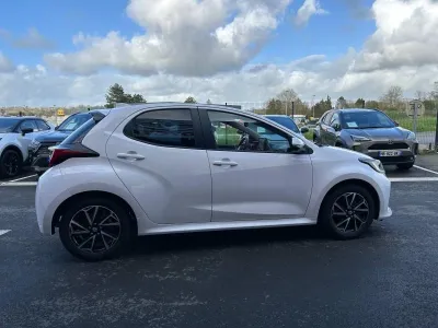 TOYOTA Yaris 116h Design 5p MY22 occasion 2022 - Photo 4