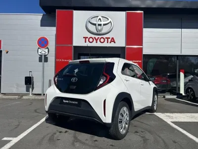 TOYOTA Aygo X 1.0 VVT-i 72ch Dynamic occasion 2022 - Photo 4