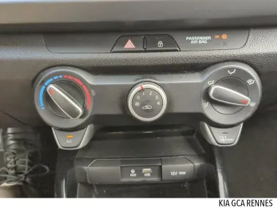 KIA Rio 1.4 100ch Connect BVA occasion 2018 - Photo 3
