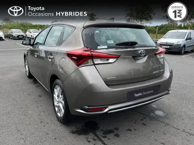TOYOTA Auris HSD 136h Dynamic occasion 2016 - Photo 2