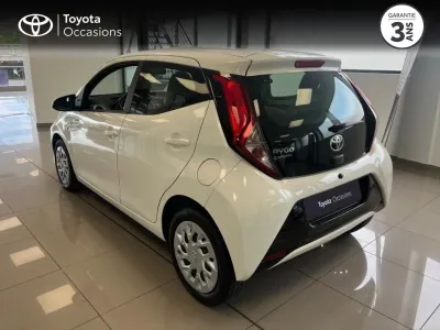 TOYOTA Aygo 1.0 VVT-i 72ch x-play 5p MY20 occasion 2021 - Photo 2