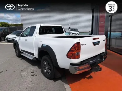 TOYOTA Hilux 2.4 D-4D 150ch X-Tra Cabine Légende 4WD MY20 occasion 2021 - Photo 2