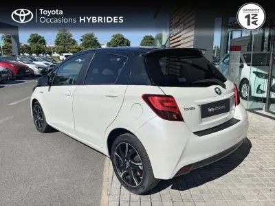 TOYOTA Yaris HSD 100h Collection 5p occasion 2016 - Photo 2