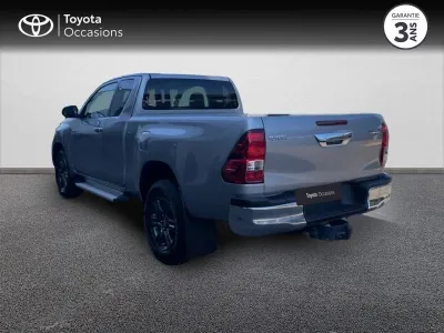TOYOTA Hilux 2.8 D-4D X-Tra Cabine Légende 4WD RC21 occasion 2022 - Photo 2