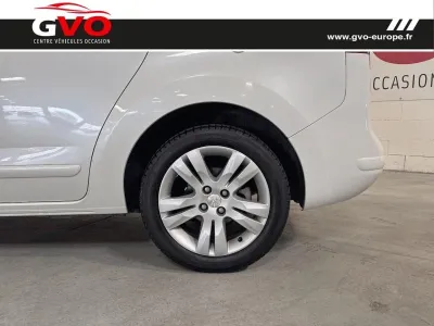 PEUGEOT 5008 1.6 BlueHDi 120ch Allure S&S EAT6 occasion 2015 - Photo 4