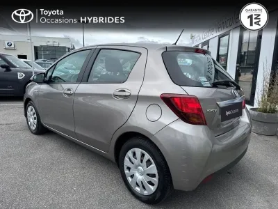 TOYOTA Yaris HSD 100h Dynamic 5p occasion 2014 - Photo 2