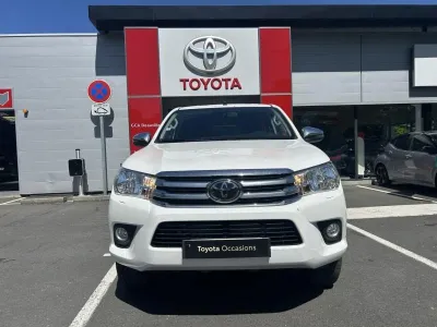 TOYOTA Hilux 2.4 D-4D 150ch X-Tra Cabine Légende 4WD RC19 occasion 2019 - Photo 2