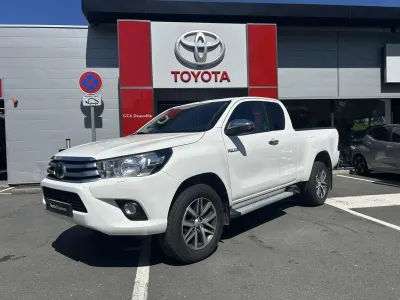 TOYOTA Hilux 2.4 D-4D 150ch X-Tra Cabine Légende 4WD RC19 occasion 2019 - Photo 1