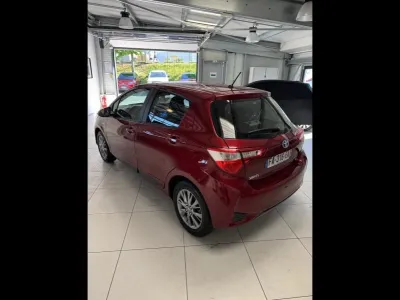 TOYOTA Yaris 100h Dynamic 5p RC18 occasion 2018 - Photo 2