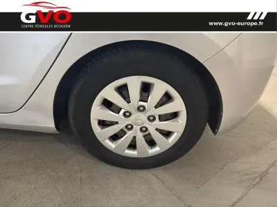 HYUNDAI i30 1.4 100ch Blue Drive Initia 5p occasion 2016 - Photo 4