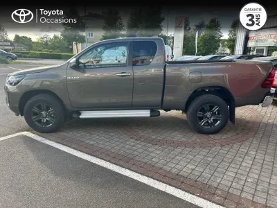 TOYOTA Hilux 2.8 D-4D X-Tra Cabine Légende 4WD BVA MY25 occasion 2025 - Photo 3