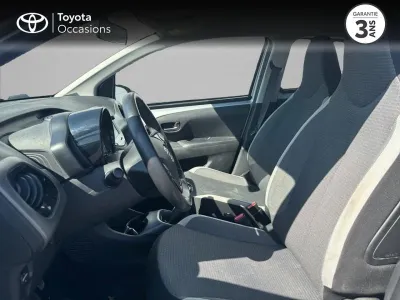 TOYOTA Aygo 1.0 VVT-i 72ch x-play 5p MY21 occasion 2022 - Photo 3