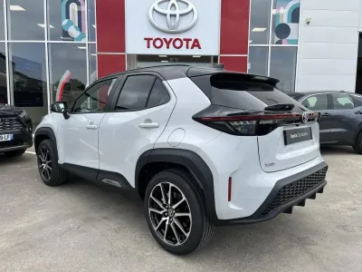 TOYOTA Yaris Cross 130h GR Sport MC24 occasion 2025 - Photo 4