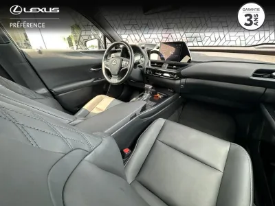 LEXUS UX 250h F SPORT Design 2WD occasion 2023 - Photo 2
