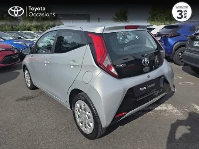 TOYOTA Aygo 1.0 VVT-i 72ch x-play 5p occasion 2018 - Photo 2