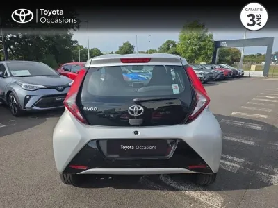 TOYOTA Aygo 1.0 VVT-i 72ch x-play 5p occasion 2018 - Photo 4