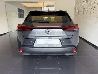 LEXUS UX 250h Pack Business 2WD occasion 2023 - Photo 2