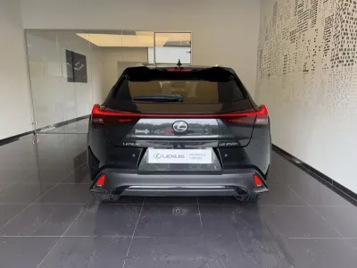 LEXUS UX 250h F SPORT Design 2WD occasion 2023 - Photo 2