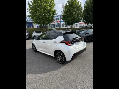 TOYOTA Yaris 116h Collection 5p occasion 2021 - Photo 2