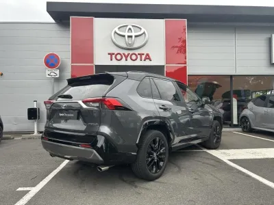 TOYOTA RAV4 Hybride 218ch Collection 2WD MY21 occasion 2021 - Photo 4